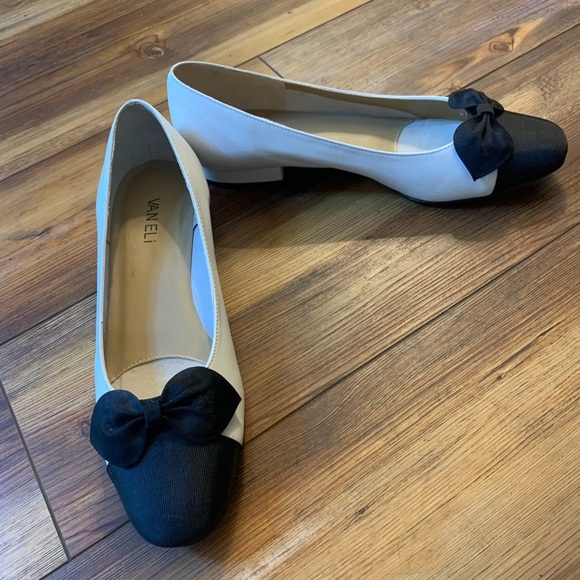 Vaneli Women's Black and White Bow Flats size 9 M - Picture 2 of 11